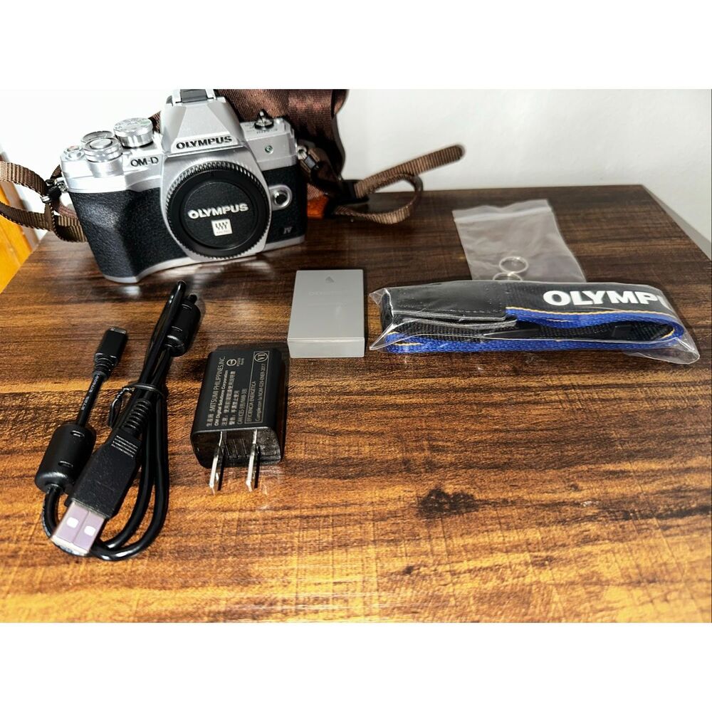 Olympus E-M10 Mark IV Silver Micro Four Thirds System Camera 20MP Sensor 5-Axis - Picture 9 of 9